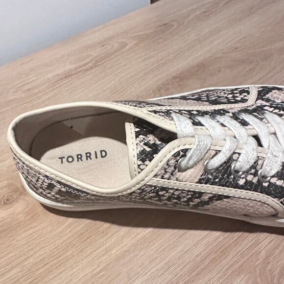 Torrid Snakeskin Print Lace Up Platform‎ Sneaker Sz 7.5 Urban Streetwear Style - Picture 7 of 14